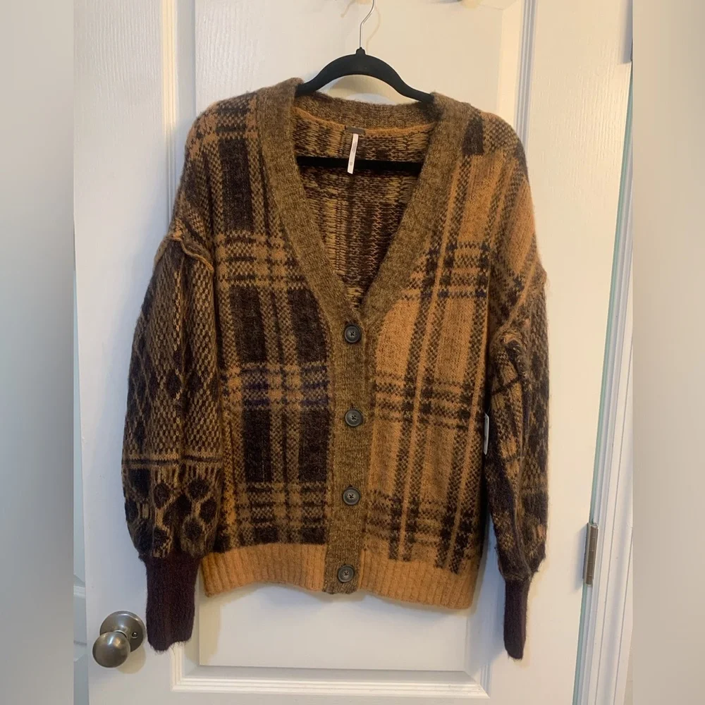 Free People Brown Sepia Plaid Jacquard Oversize Cardigan Sweater Size XS - Picture 4 of 5